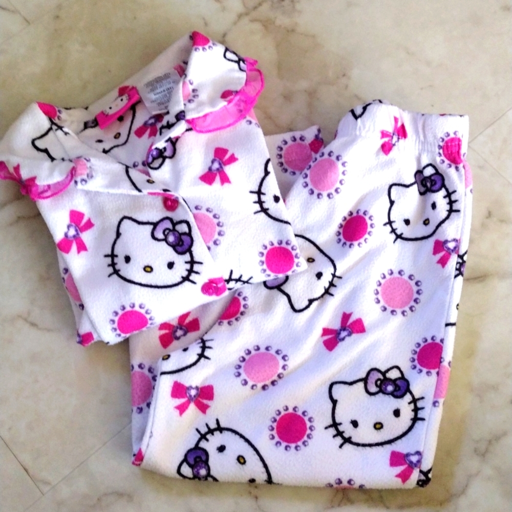 Hello Kitty pajama set.